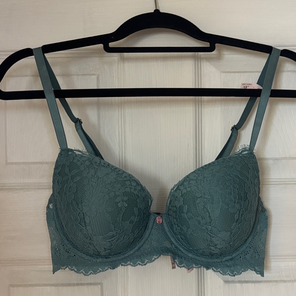 Victoria's Secret Dream Angels line demi lace bra
